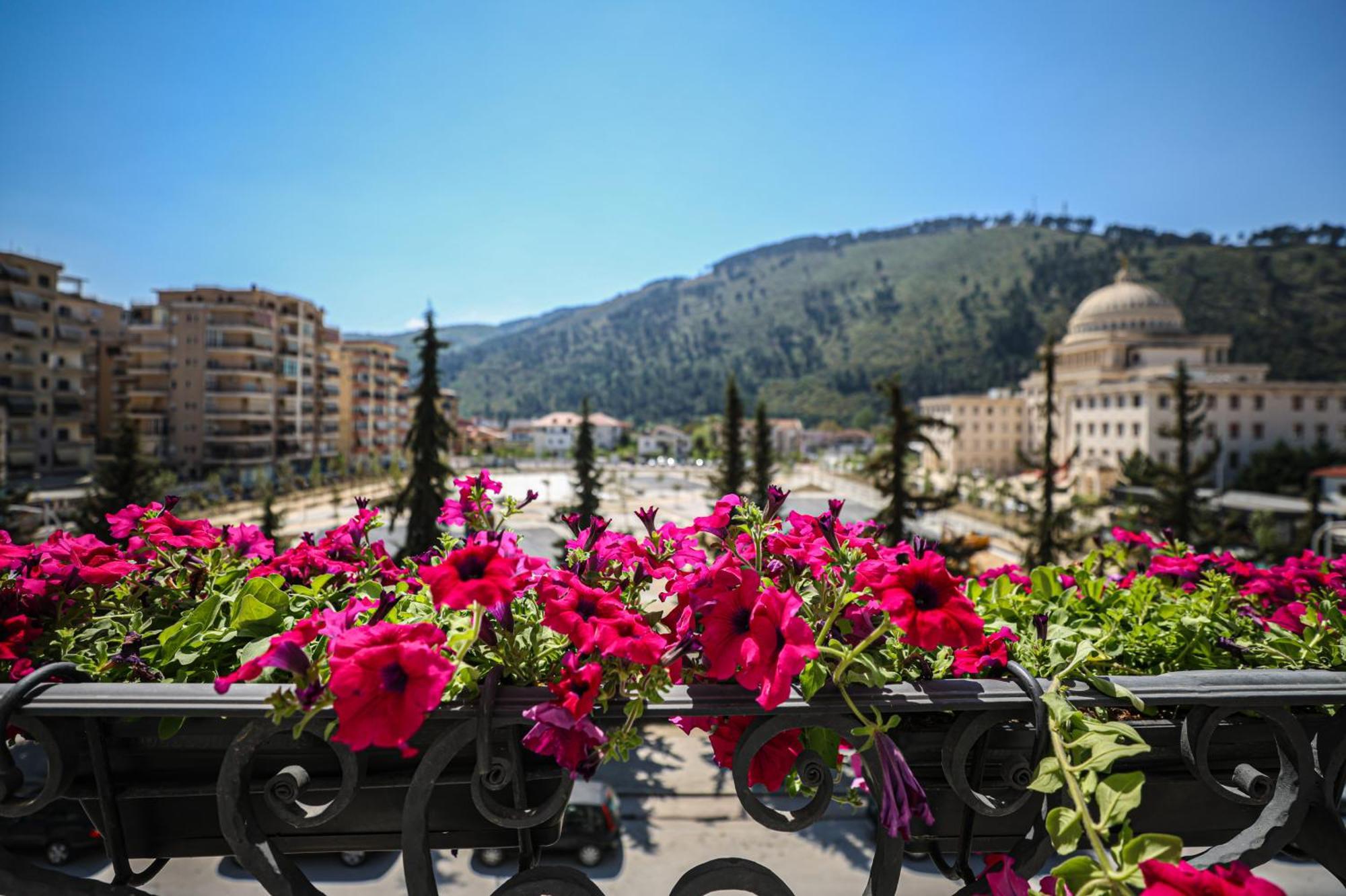 Hotel Plaza Berat Extérieur photo
