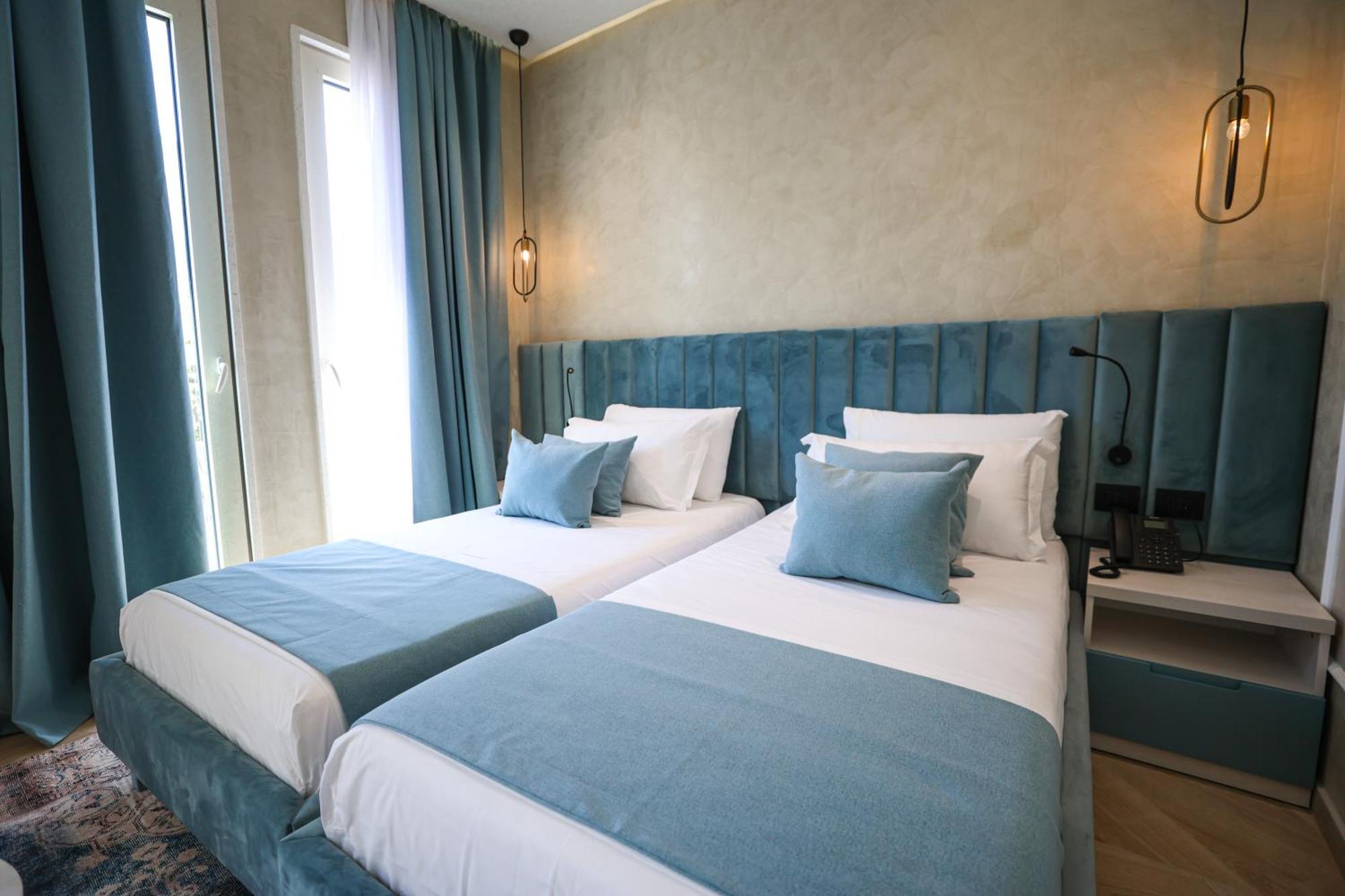 Hotel Plaza Berat Extérieur photo