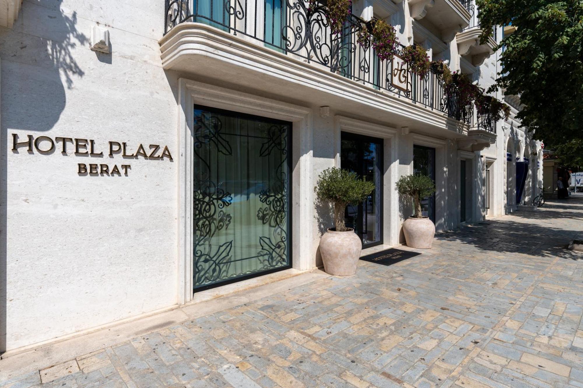 Hotel Plaza Berat Extérieur photo