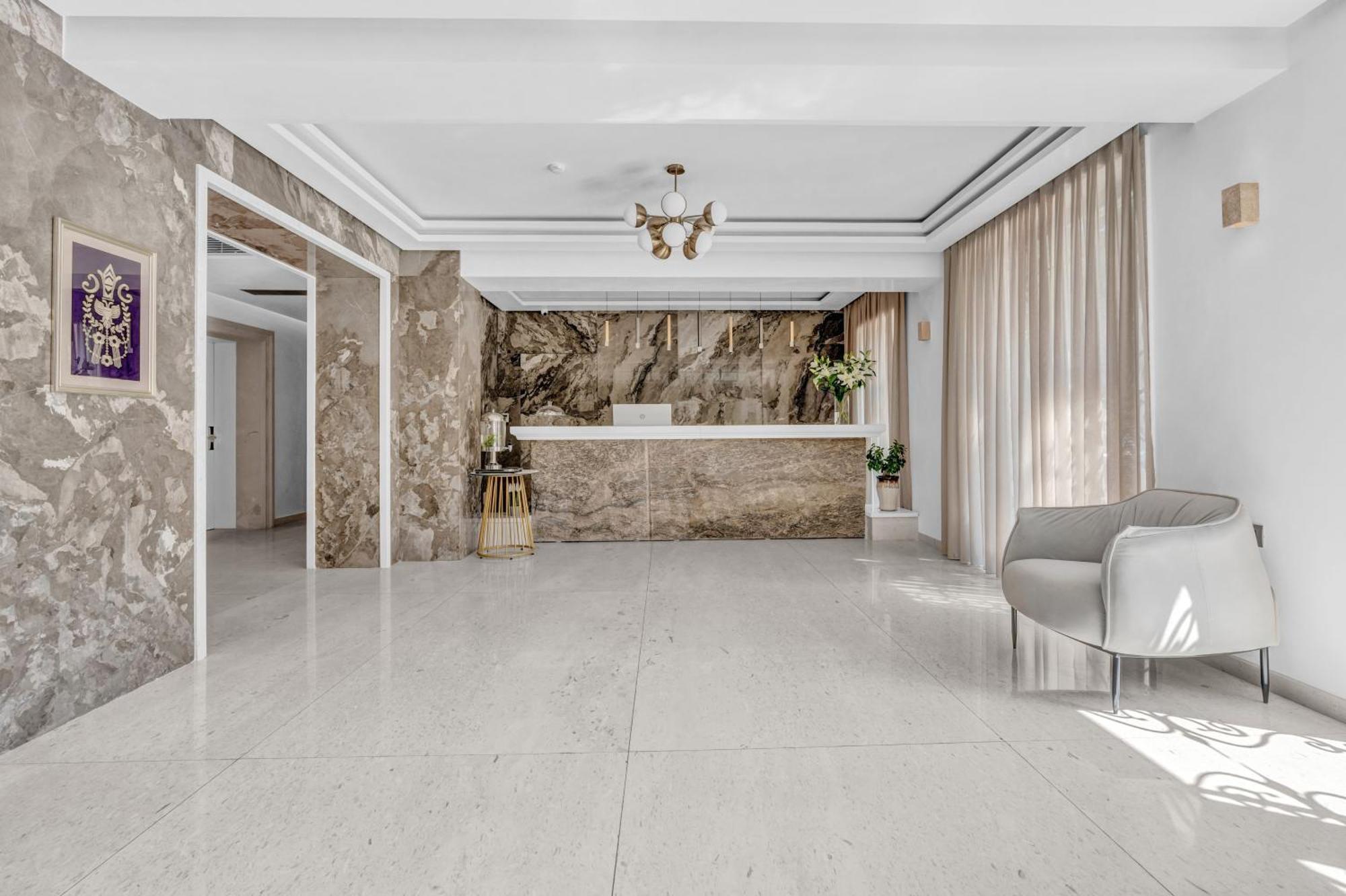 Hotel Plaza Berat Extérieur photo