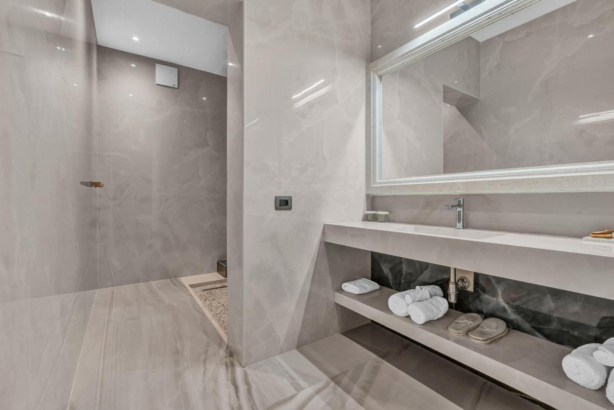 Hotel Plaza Berat Extérieur photo