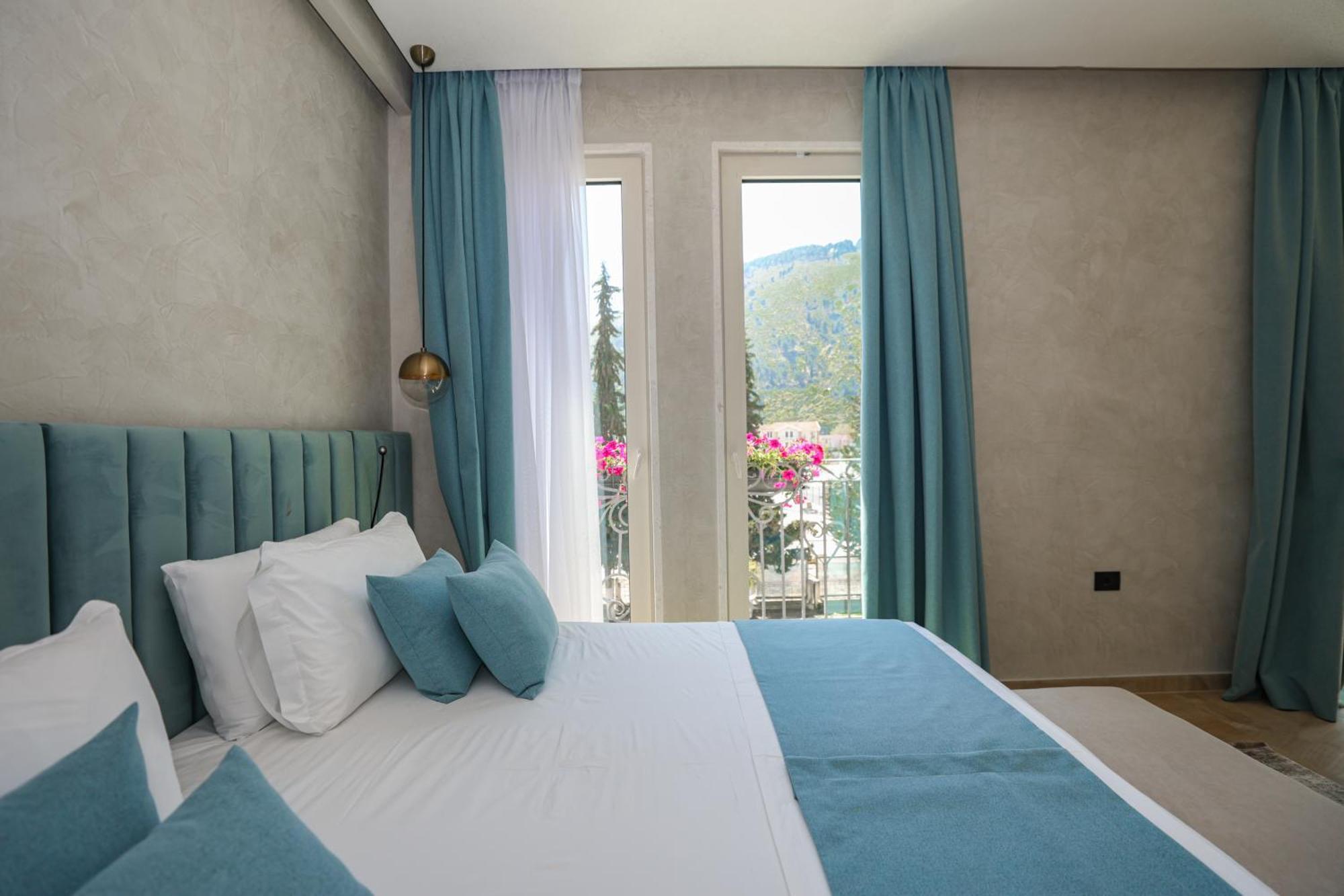 Hotel Plaza Berat Extérieur photo