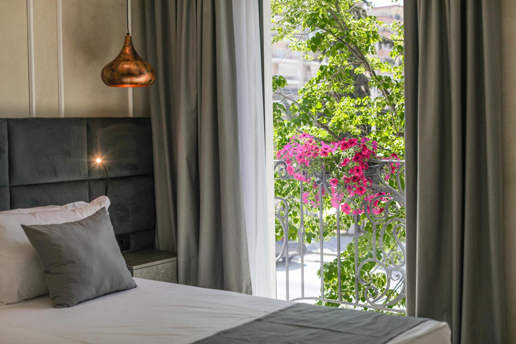Hotel Plaza Berat Extérieur photo
