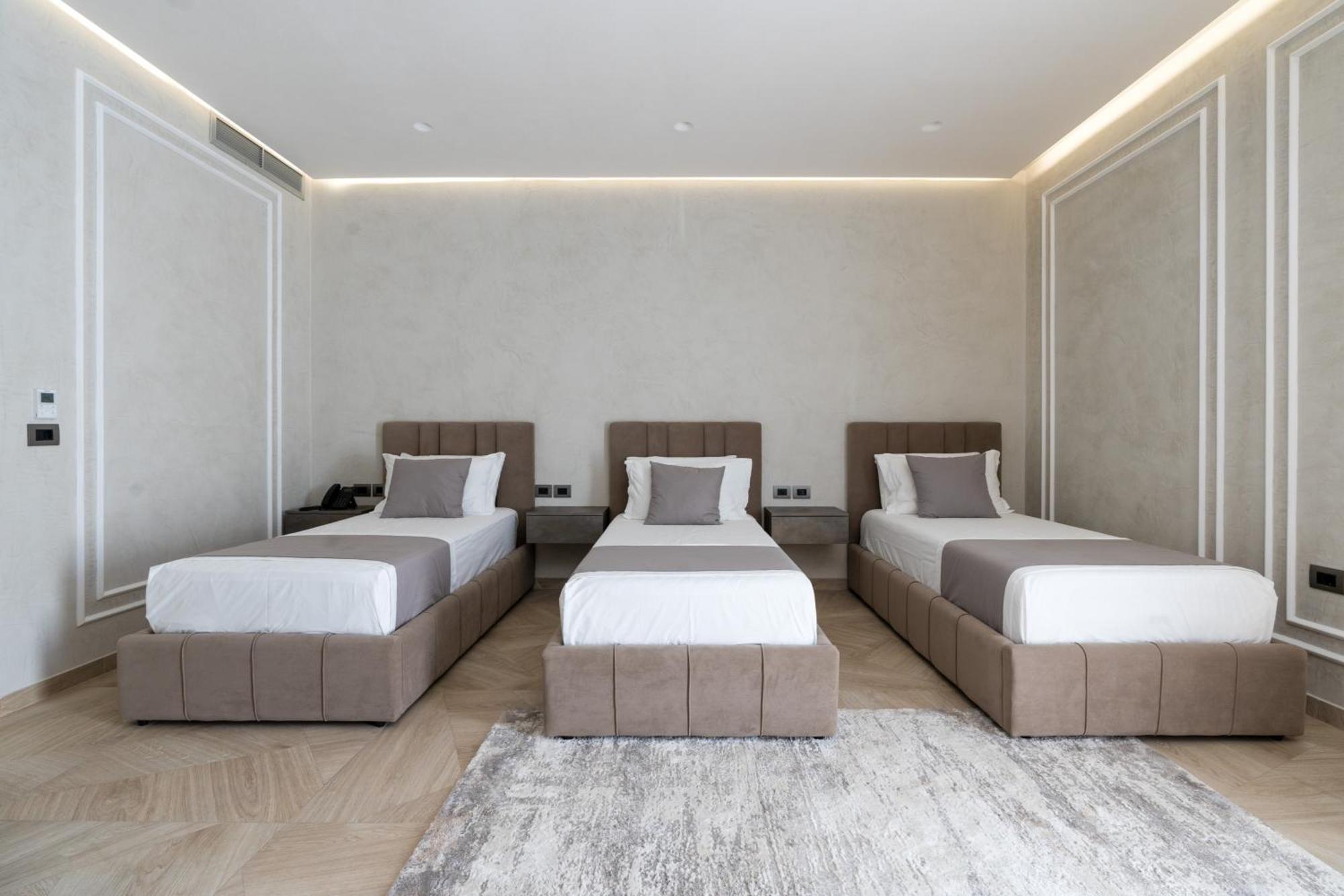 Hotel Plaza Berat Extérieur photo