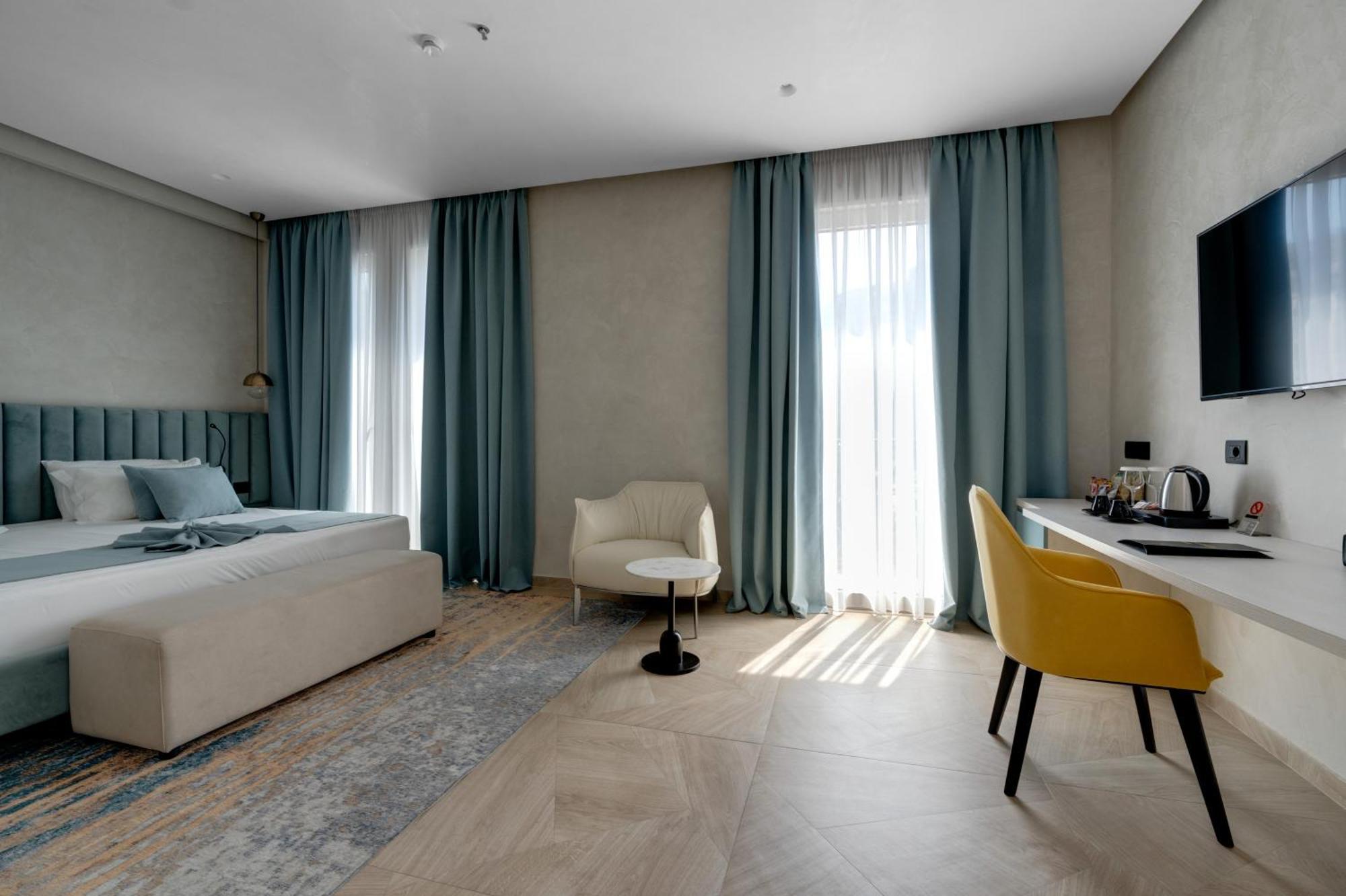 Hotel Plaza Berat Extérieur photo