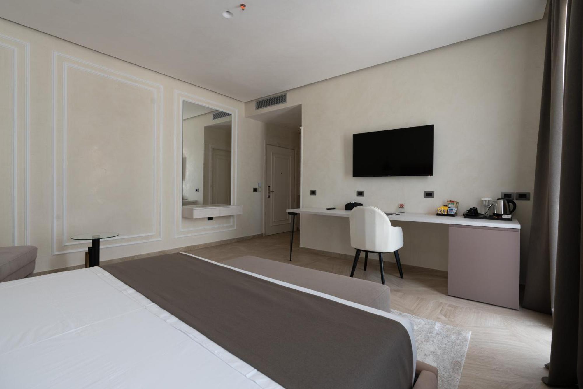 Hotel Plaza Berat Extérieur photo